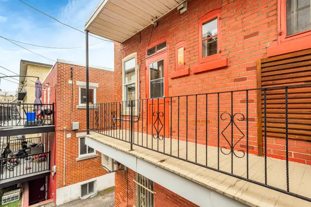 Condo lumineux au dernier étage avec deux chambres fermées - Photo 10