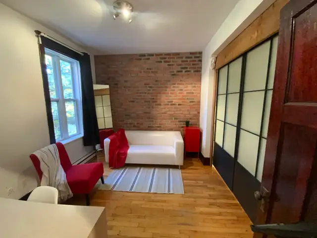 Immense 4 1/2 de 5 pièces ! Idéal colocation! 5 min centre-ville - Photo 2