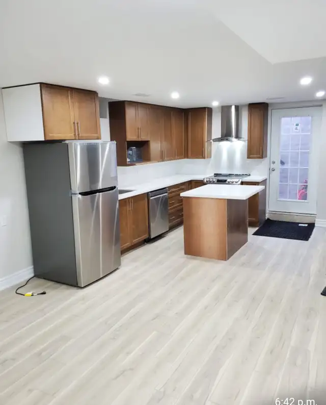 2 Bed 1 Bath legal Basement Apartment - Photo 2