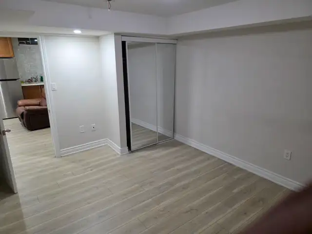 2 Bed 1 Bath legal Basement Apartment - Photo 6