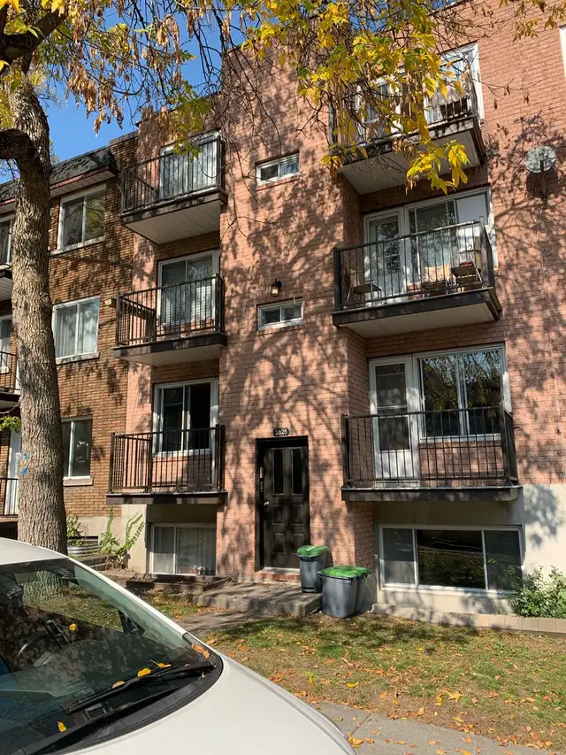 Rénové à neuf !Libre immédiatement! 200m du métro joliette ! - Photo 2