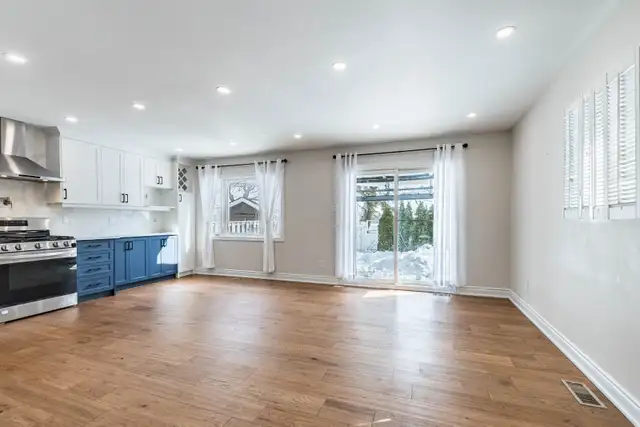 Beautiful Brampton Bungalow For Rent! - Photo 2