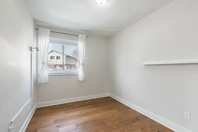 Beautiful Brampton Bungalow For Rent! - Photo 5