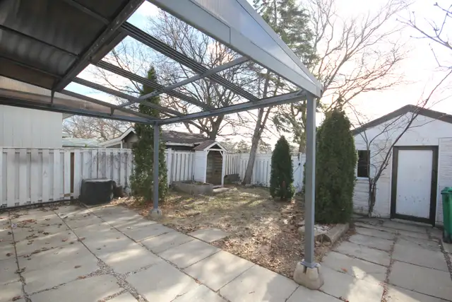 Beautiful Brampton Bungalow For Rent! - Photo 10