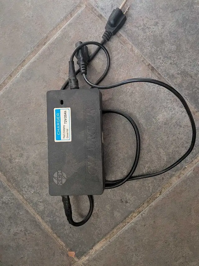 2 BROKEN 72V 20AH SLA Chargers - Photo 2