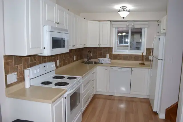 Off Campus Housing for Niagara College, Welland Students - Photo 4