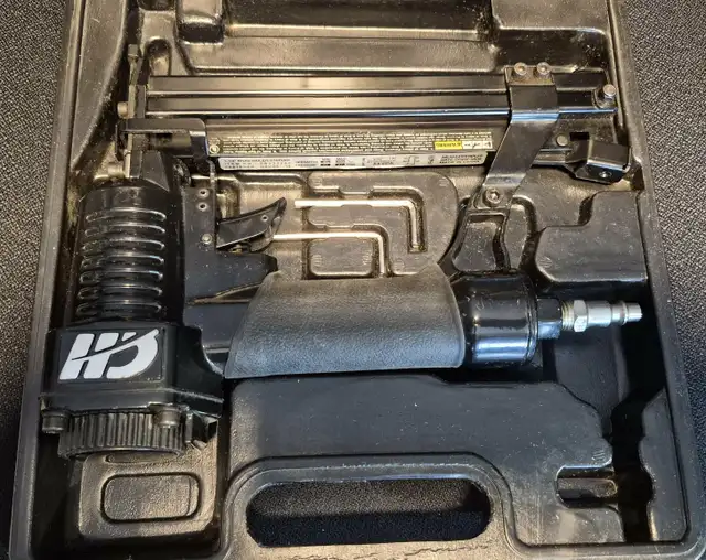 18GA BRAD NAILER / STAPLER – AIR TOOL – CASE INCLUDED – $40 - Photo 3