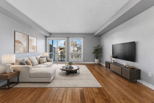 Bright & Functional Condo in Chapman Mills w/ Dual Ensuites - Photo 2