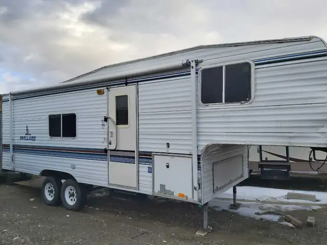 25 ft Fleetwood Mallard bunk model