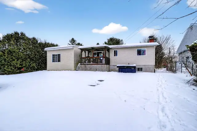 TERREBONNE ! 5 CHAMBRES ET TERRAIN DE 44708 PC! FAITES VITE! - Photo 8