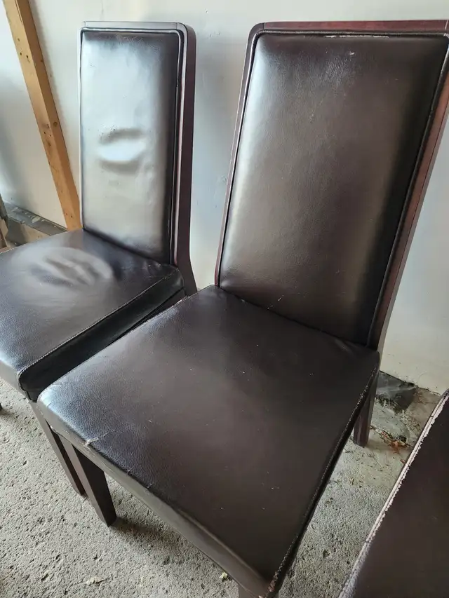 6 Urban Barn Dining Chairs - Brown Leather - Solid Frames - Photo 4