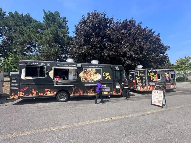 kitchen helper on food truck - Photo 4