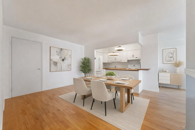 Updated 2-Bed Condo w/ Parking & Balcony Near Downtown Ottawa