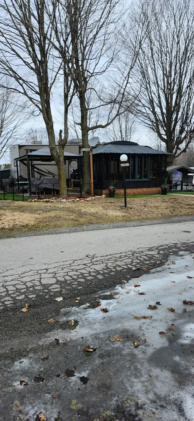 Fifth wheel 2013 tout équiper au camping Mirabel - Photo 4