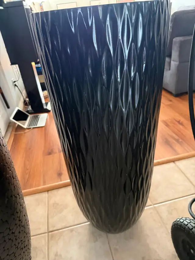 Very large high quality planters - Photo 5