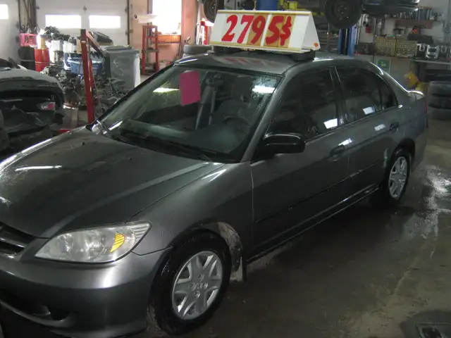 2005 Honda Civic Sdn SE PETIT BUDGET !! - Photo 2