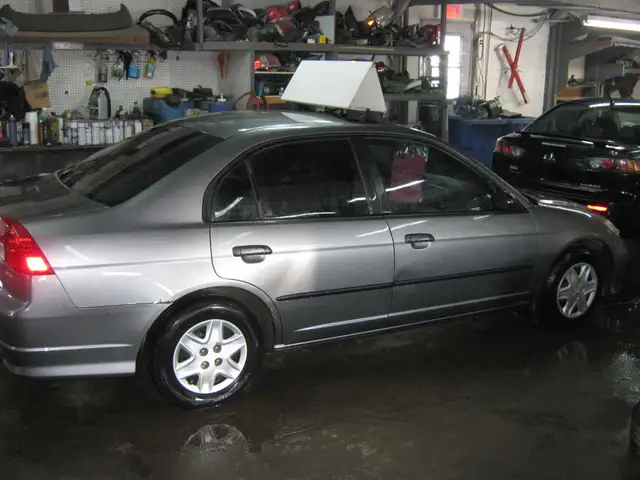 2005 Honda Civic Sdn SE PETIT BUDGET !! - Photo 4