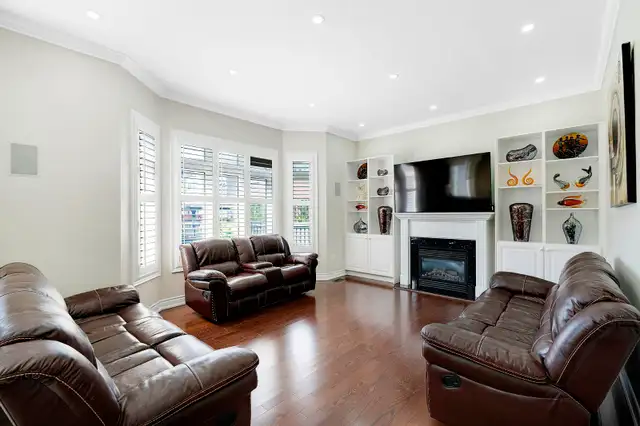 Mississauga Luxury (5,700 Sq Ft   135’ Lot) – Get Info Today - Photo 8