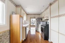 Spacious End-Unit Townhome for Lease in Convent Glen Orléans - Photo 2