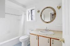 Spacious End-Unit Townhome for Lease in Convent Glen Orléans - Photo 7