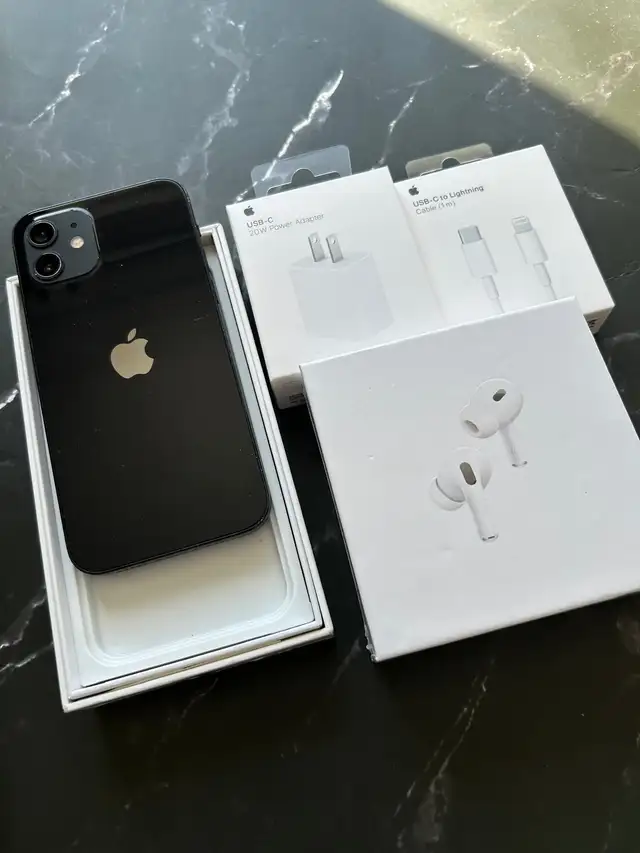 iPhone 12 128gb Airpods/Fast Charger/Delivery