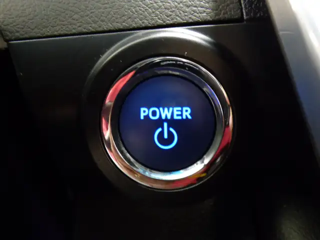 2017 TOYOTA CAMRY HYBRID LE (JAMAIS ACCIDENTÉ, IMPECCABLE!!) - Photo 24