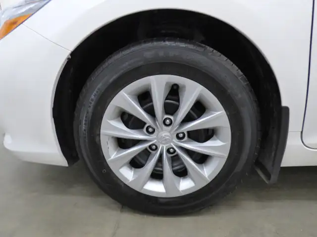 2017 TOYOTA CAMRY HYBRID LE (JAMAIS ACCIDENTÉ, IMPECCABLE!!) - Photo 33