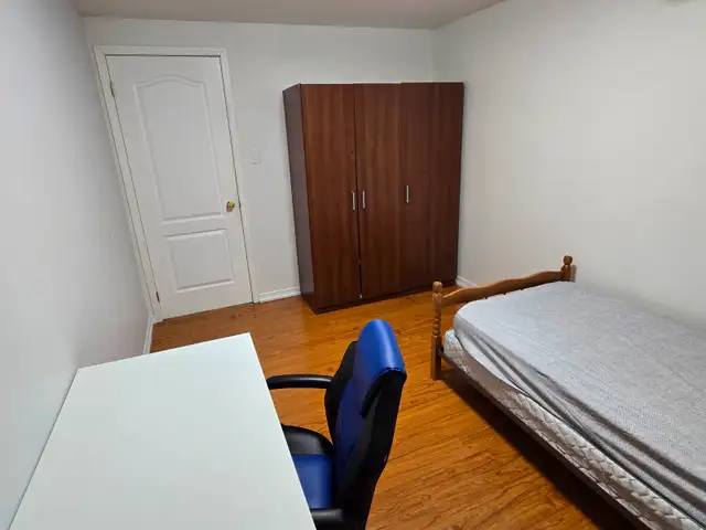 Private Room for Rent / North York / Subway - Photo 2