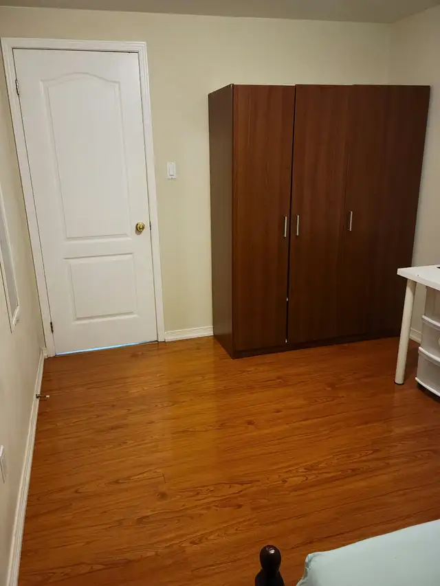 Private Room for Rent / North York / Subway - Photo 4