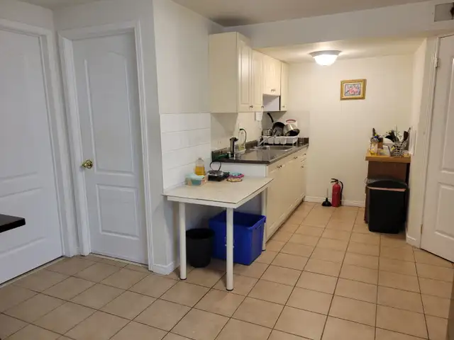 Private Room for Rent / North York / Subway - Photo 6