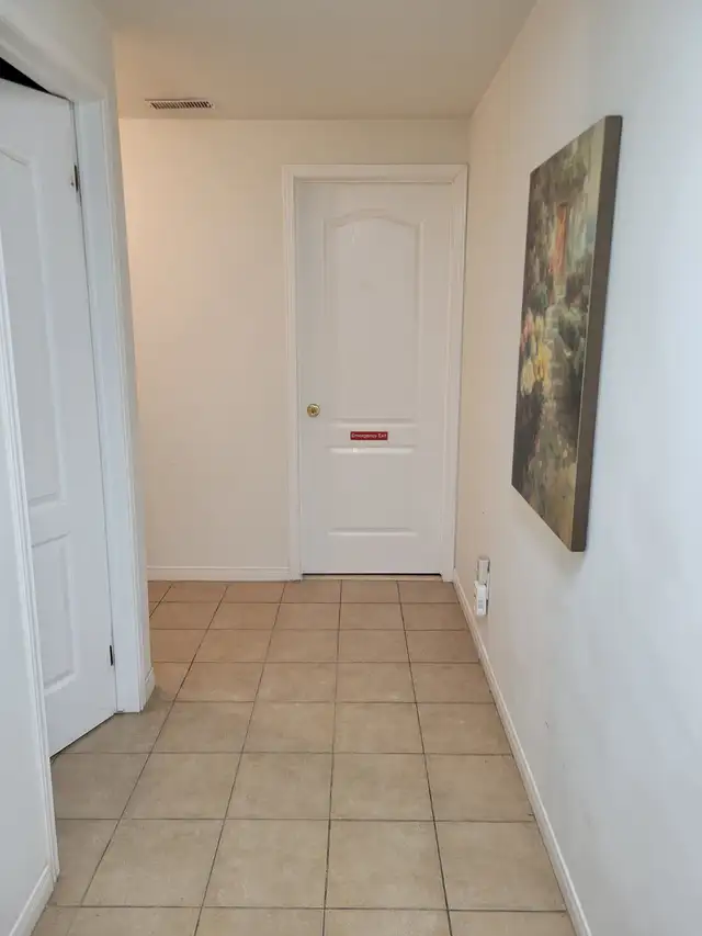 Private Room for Rent / North York / Subway - Photo 8