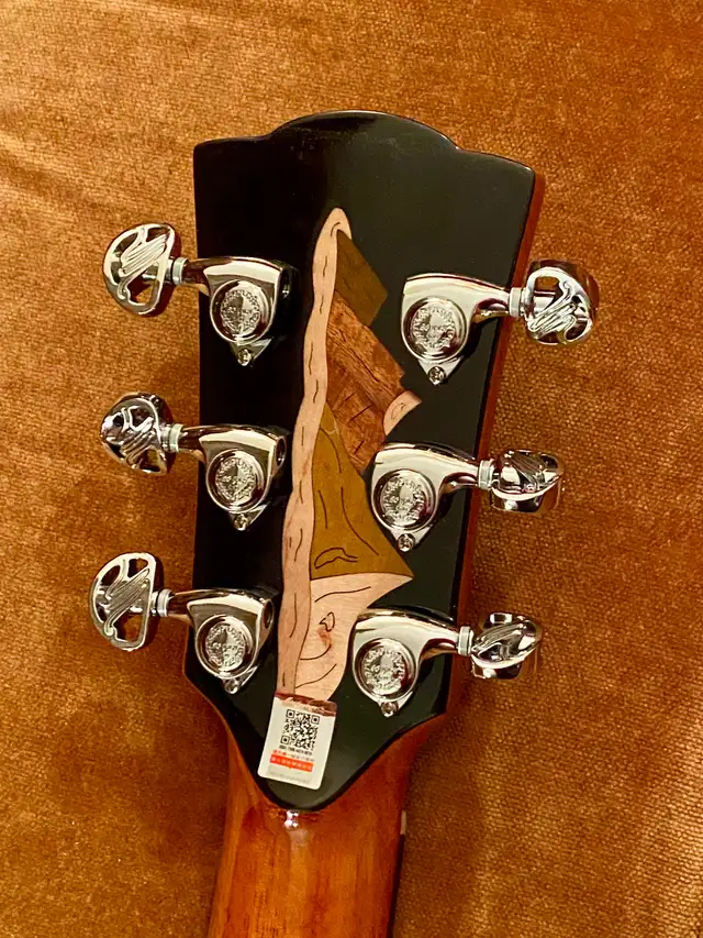 Merida Extreme Autumn Guitar with Case, Excellent!! - Photo 5