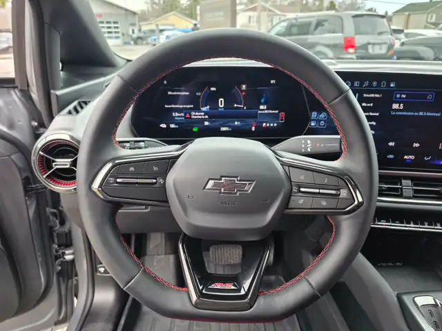 2025 Chevrolet Equinox EV RS - Photo 13