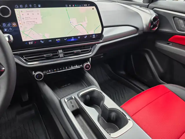 2025 Chevrolet Equinox EV RS - Photo 15