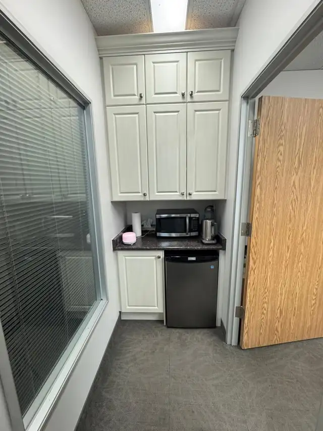 Fully Furnished Office Room for Rent - Photo 5