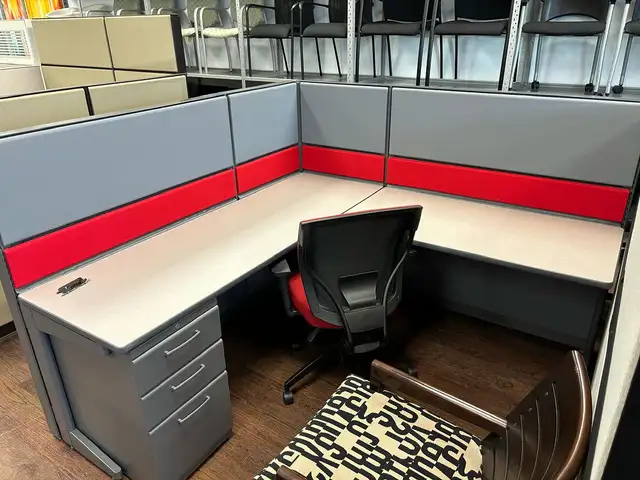 Durable and Modern Teknion Refresh Workstation Cubicles! - Photo 7