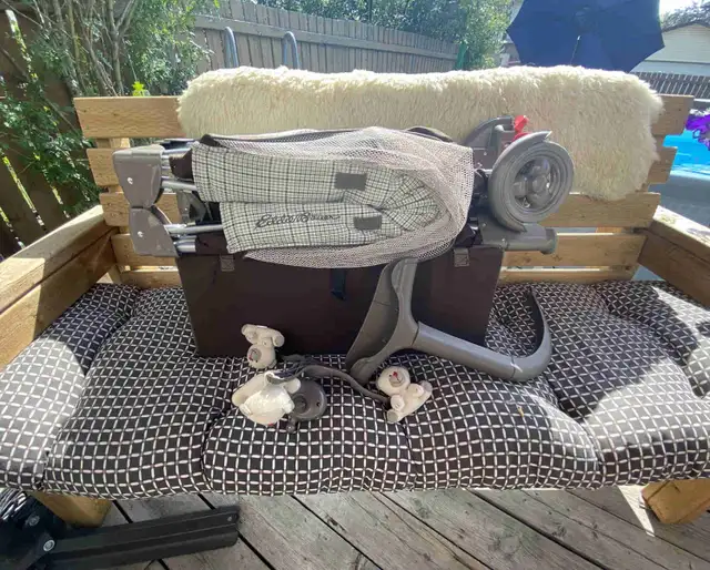 Eddie Bauer playpen great condition $50