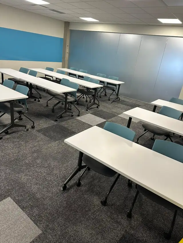 Complete Training/Class Room Furniture - Photo 2