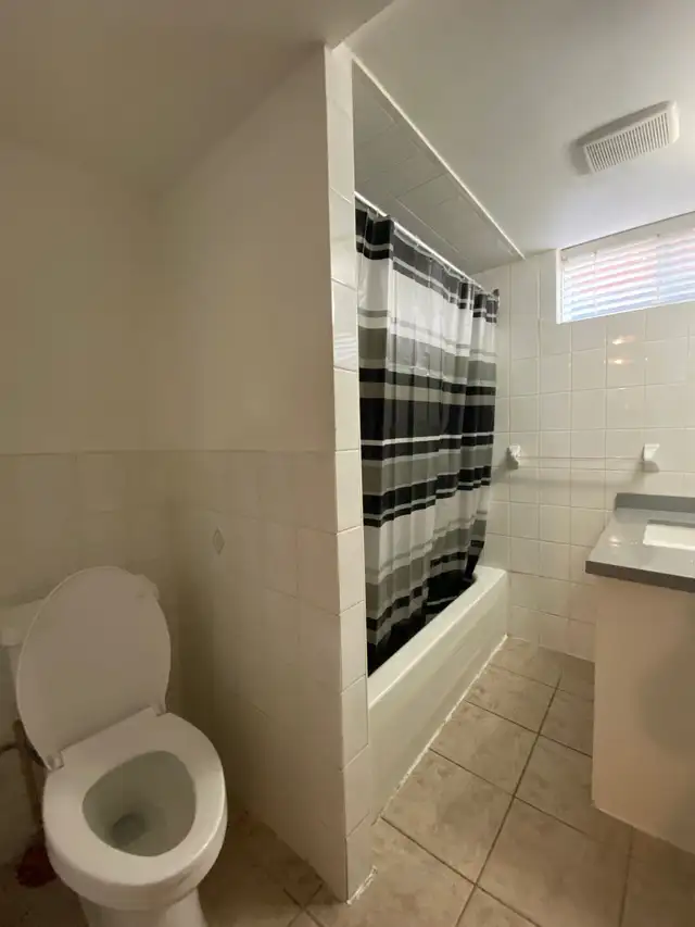basement for rent - Photo 10