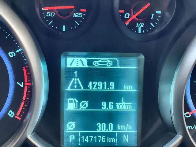 2016 Chevrolet Cruze Limited LT Turbo - Photo 23