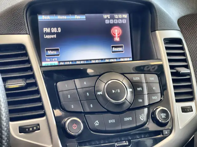 2016 Chevrolet Cruze Limited LT Turbo - Photo 24