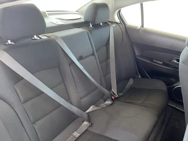 2016 Chevrolet Cruze Limited LT Turbo - Photo 30