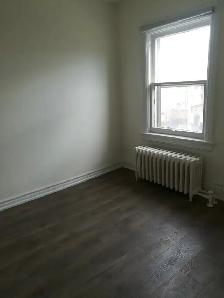 @Bloor, Ossington TTC, Room on 2nd Floor to Rent-2Min TTC Subway
