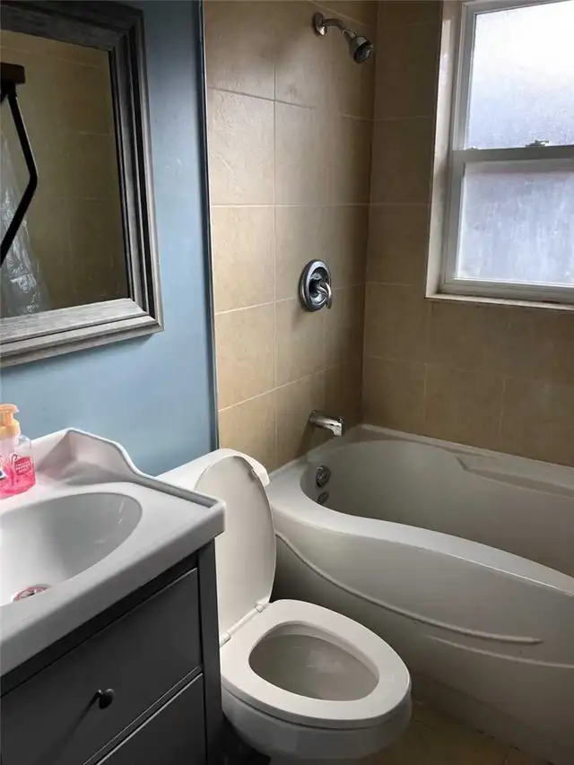 Main Floor Apartment for Lease – Available June 1, 2026 - $2100: - Photo 5