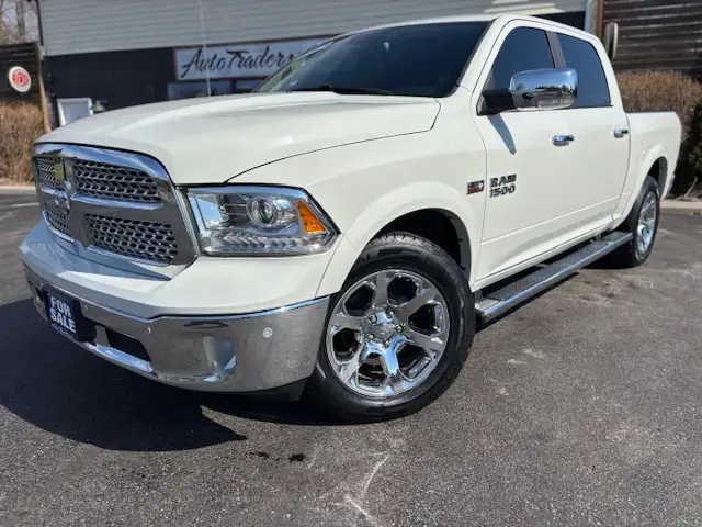 2017 RAM 1500 LARAMIE  ONE OWNER  CLEAN CARFAX - Photo 3