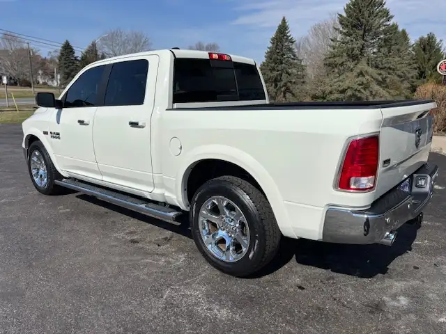 2017 RAM 1500 LARAMIE  ONE OWNER  CLEAN CARFAX - Photo 5