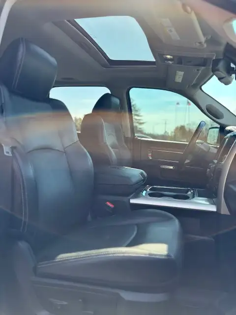 2017 RAM 1500 LARAMIE  ONE OWNER  CLEAN CARFAX - Photo 10