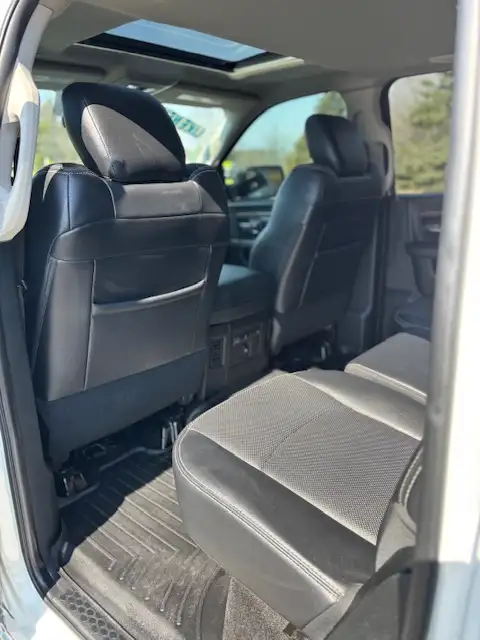 2017 RAM 1500 LARAMIE  ONE OWNER  CLEAN CARFAX - Photo 11