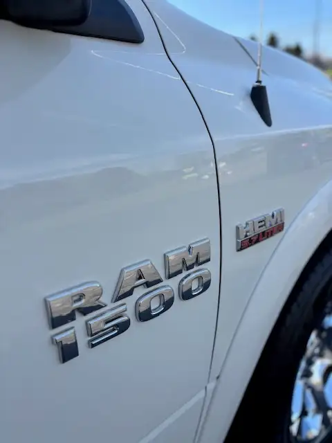 2017 RAM 1500 LARAMIE  ONE OWNER  CLEAN CARFAX - Photo 13