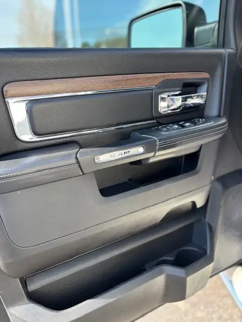 2017 RAM 1500 LARAMIE  ONE OWNER  CLEAN CARFAX - Photo 17